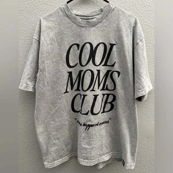 Karrie Locher x Slyfox Threads Cool Moms Club T-shirt - Picture 2 of 7